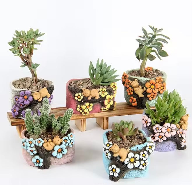 Hot-selling Japanese hand-painted succulent flowerpot creative bear cement flowerpot green plant home office decoration pottery artwork.
