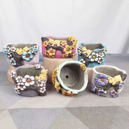 Hot-selling Japanese hand-painted succulent flowerpot creative bear cement flowerpot green plant home office decoration pottery artwork.