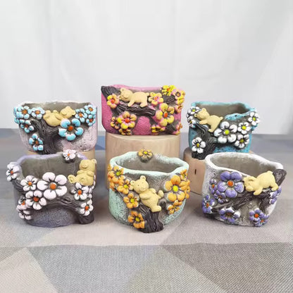 Hot-selling Japanese hand-painted succulent flowerpot creative bear cement flowerpot green plant home office decoration pottery artwork.