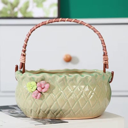 Tri-Flower Woven Handheld Box